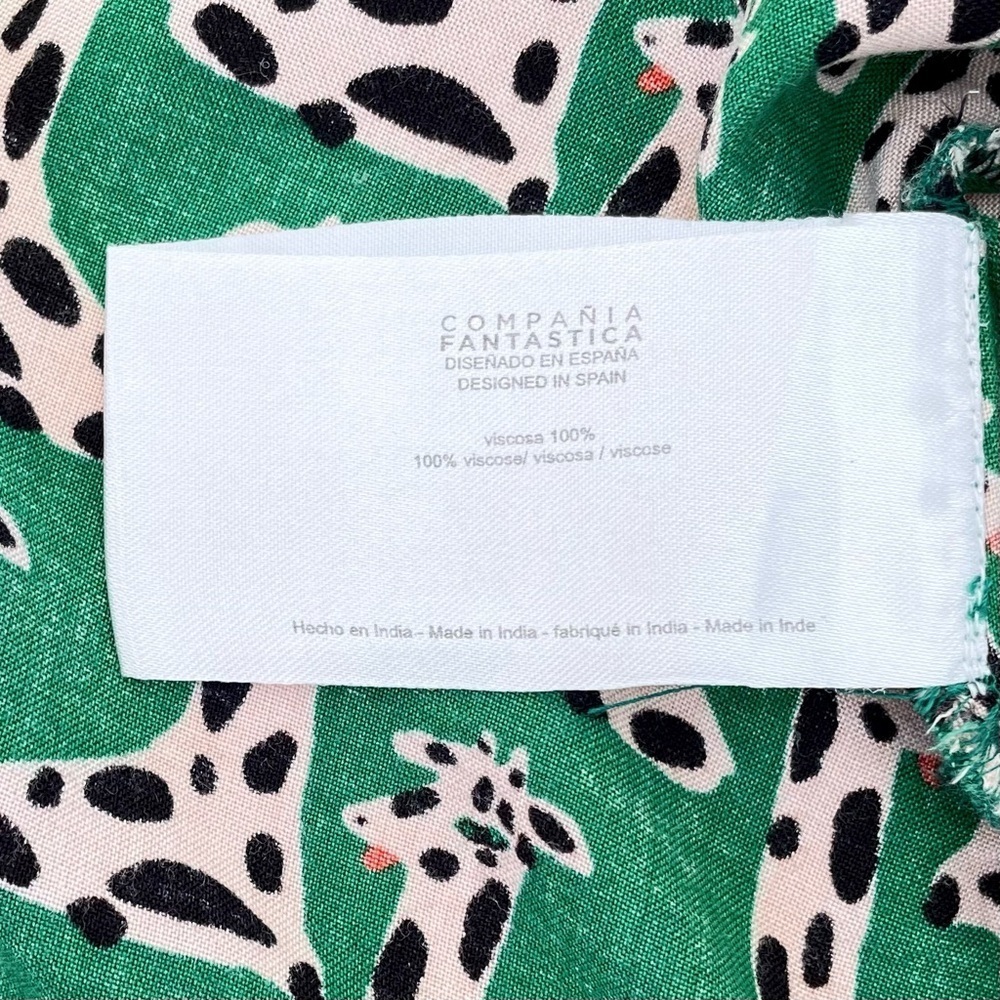 Green Giraffe Print Lapel Collar Shirt, Compania Fantastica, Size Medium - Picture 6 of 9